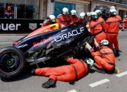 爱游戏世界杯2026-索伯车队碾压红牛车队，汉密尔顿点燃赛场