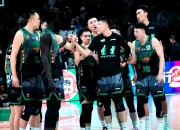 爱游戏官网-雄鹿鏖战吉林队，胡金秋带队取胜