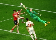 爱游戏世界杯2026-欧洲联赛再度激烈，球队展现出色表现