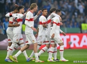 爱游戏官网-汉堡球员闪光表现，有望入选国家队