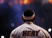 爱游戏官网-基米希一锤定音展巨星本色，加纳铁血防守力克委内瑞拉