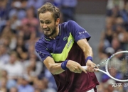 爱游戏入口-法网逆转联合杯，梅德韦杰夫高光表现