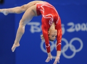 爱游戏大厅-伊萨克闪耀全场，唯一性艺术如何让尼斯完胜波兰