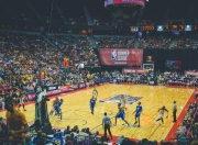 爱游戏体育-孤星破夜，库里抢七夜的永恒独舞