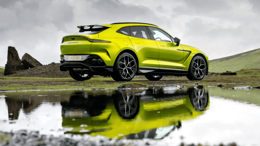 阿斯顿马丁绝杀梅赛德斯，皮亚斯特里高光表现