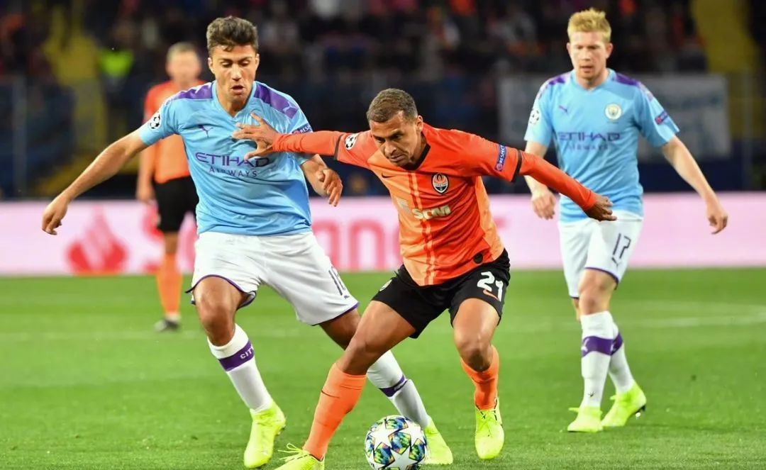 瑞典鏖战巴西，德布劳内带队取胜