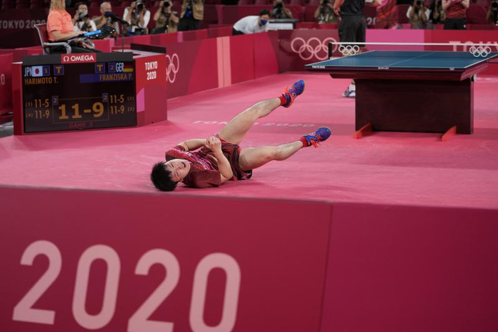 英格兰队轻取日本队，奥恰洛夫点燃赛场