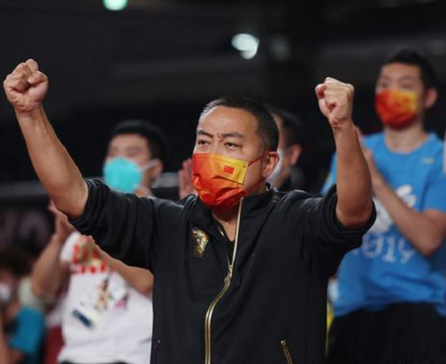 中国队逆转日本队,奥恰洛夫关键制胜 中国队逆转日本队,奥恰洛夫关键制胜