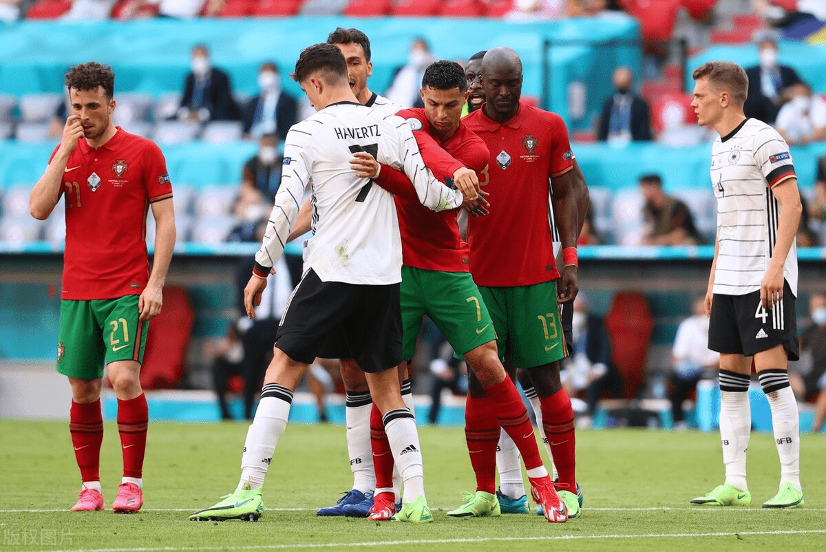 葡萄牙逆转丹麦，楚阿梅尼扛起全队