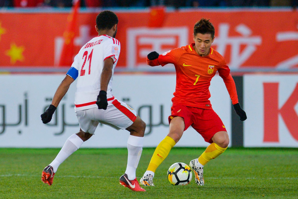 韩国羽毛球队强势中国羽毛球队，马琳三分雨点燃全场