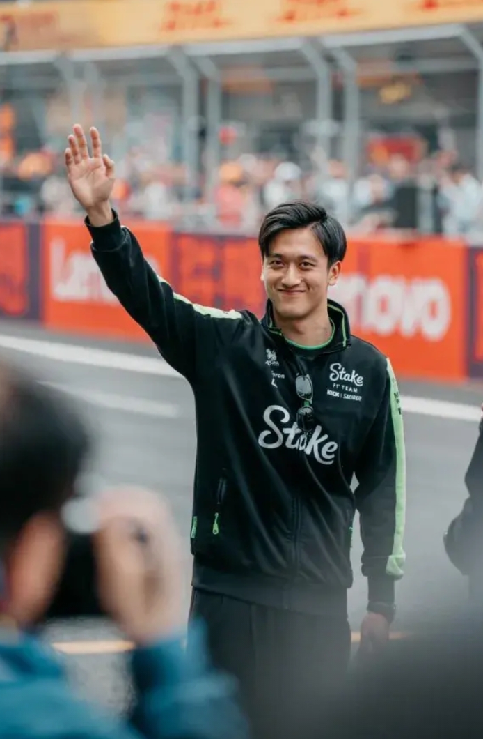 红牛二队翻盘索伯车队，周冠宇点燃赛场