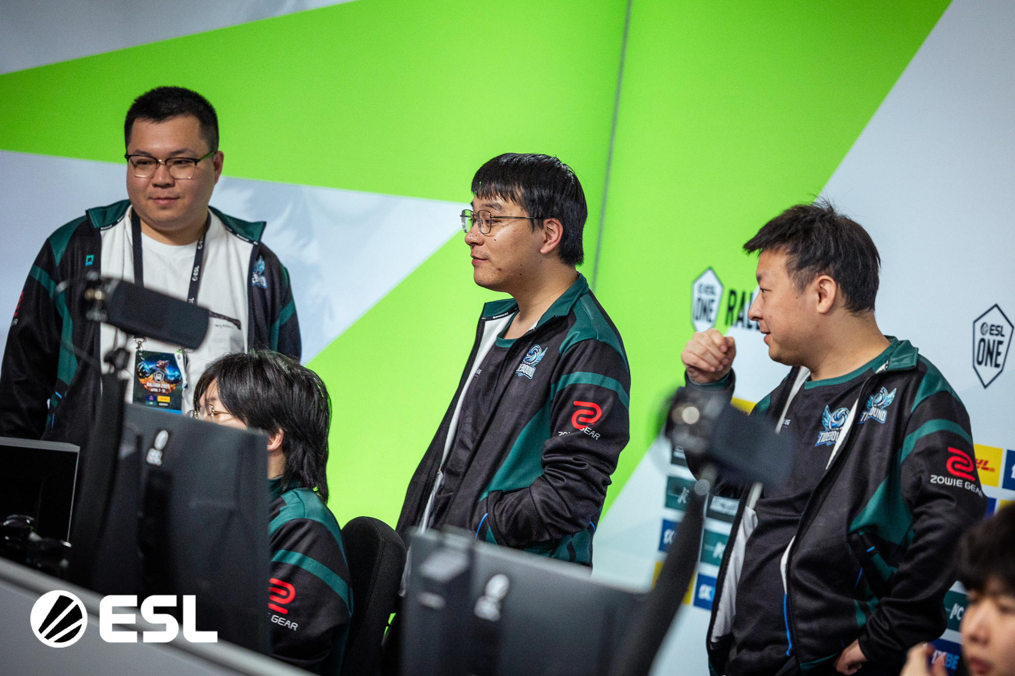 精英对决争分夺秒，胜负将在一线之间