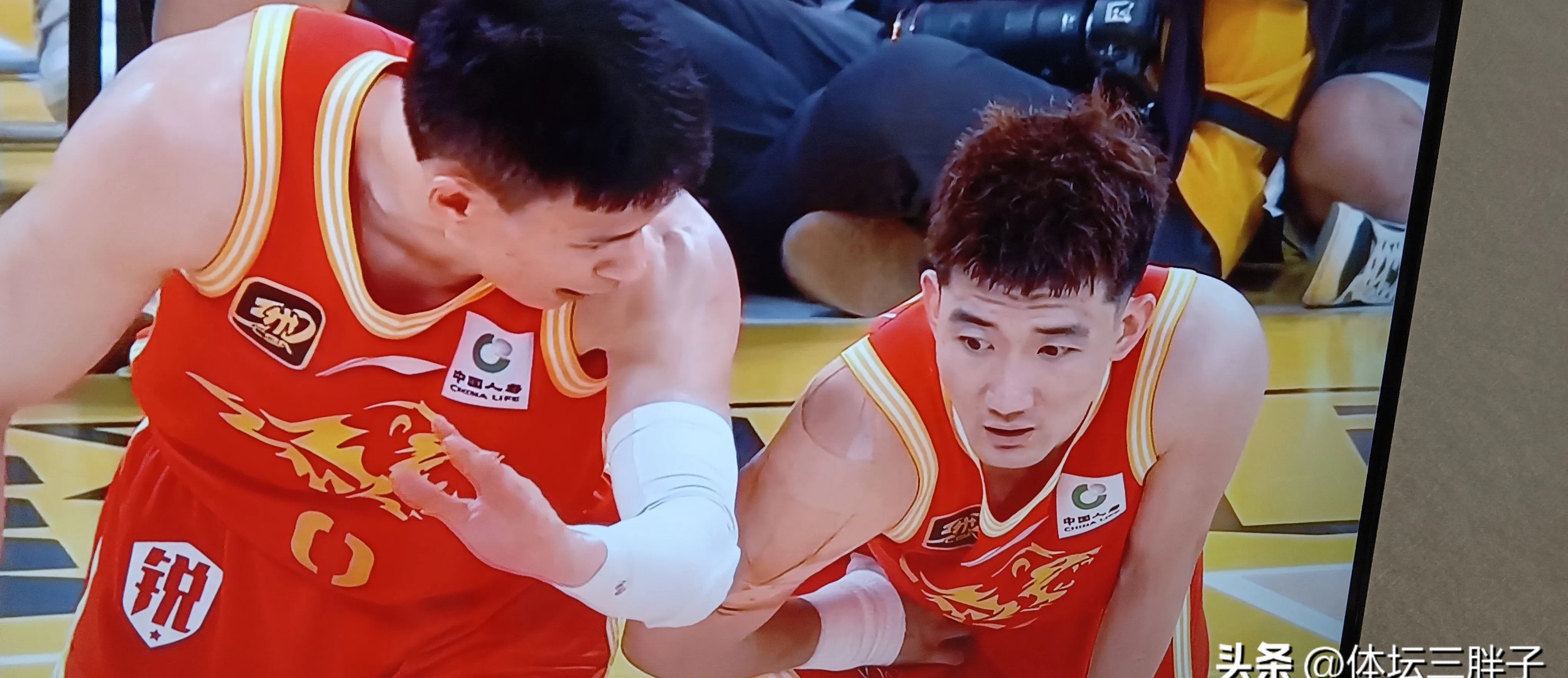 雄鹿鏖战吉林队，胡金秋带队取胜