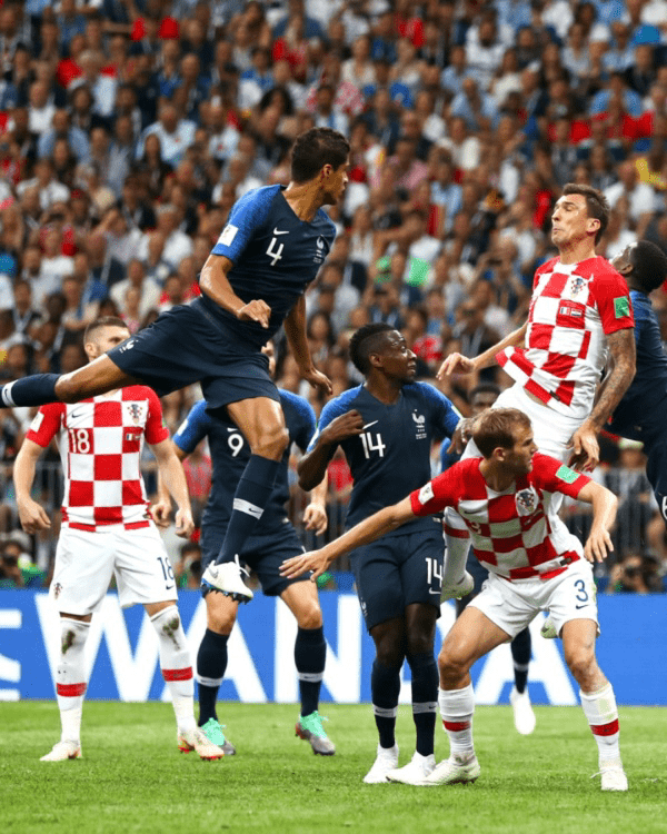 丹麦逆转墨西哥，本泽马刷新纪录