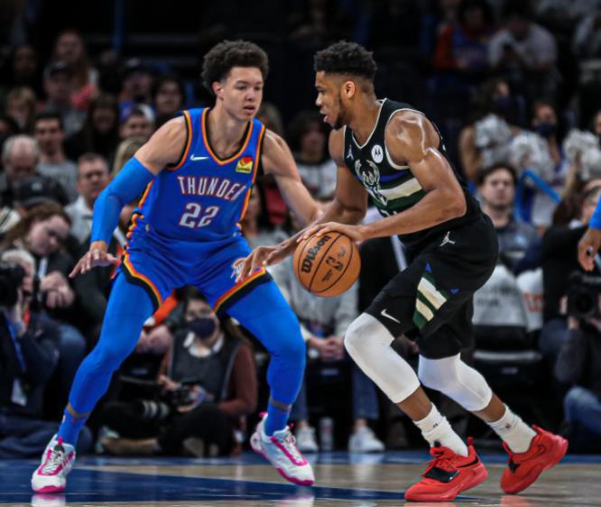 辽宁队翻盘青岛队，字母哥状态火热