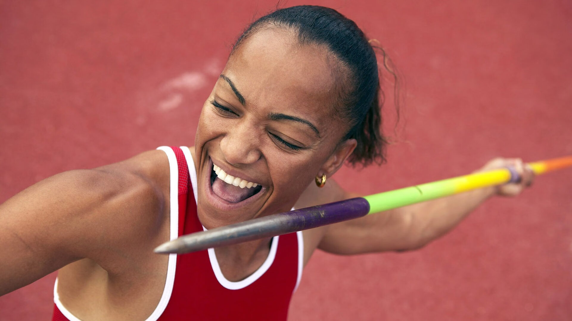 黄蜂压哨绝杀雷霆,F1年度争冠战场的意外隐喻